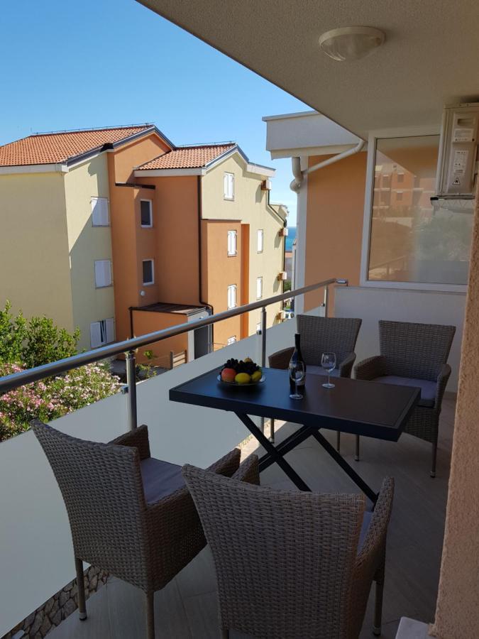 Apartments Sun Dance With Heated Pool Novalja Exteriör bild