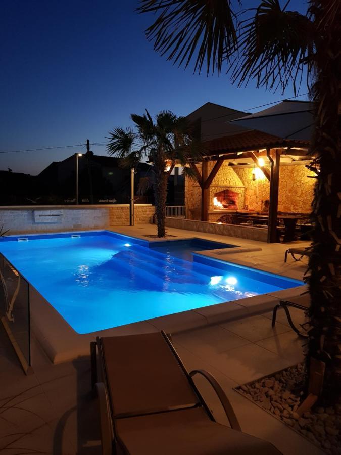 Apartments Sun Dance With Heated Pool Novalja Exteriör bild